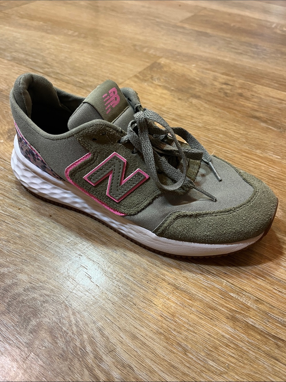 New Balance Green Pink Fresh Foam X70 Sneaker Tennis Shoe Women's 7 Logo Trainer